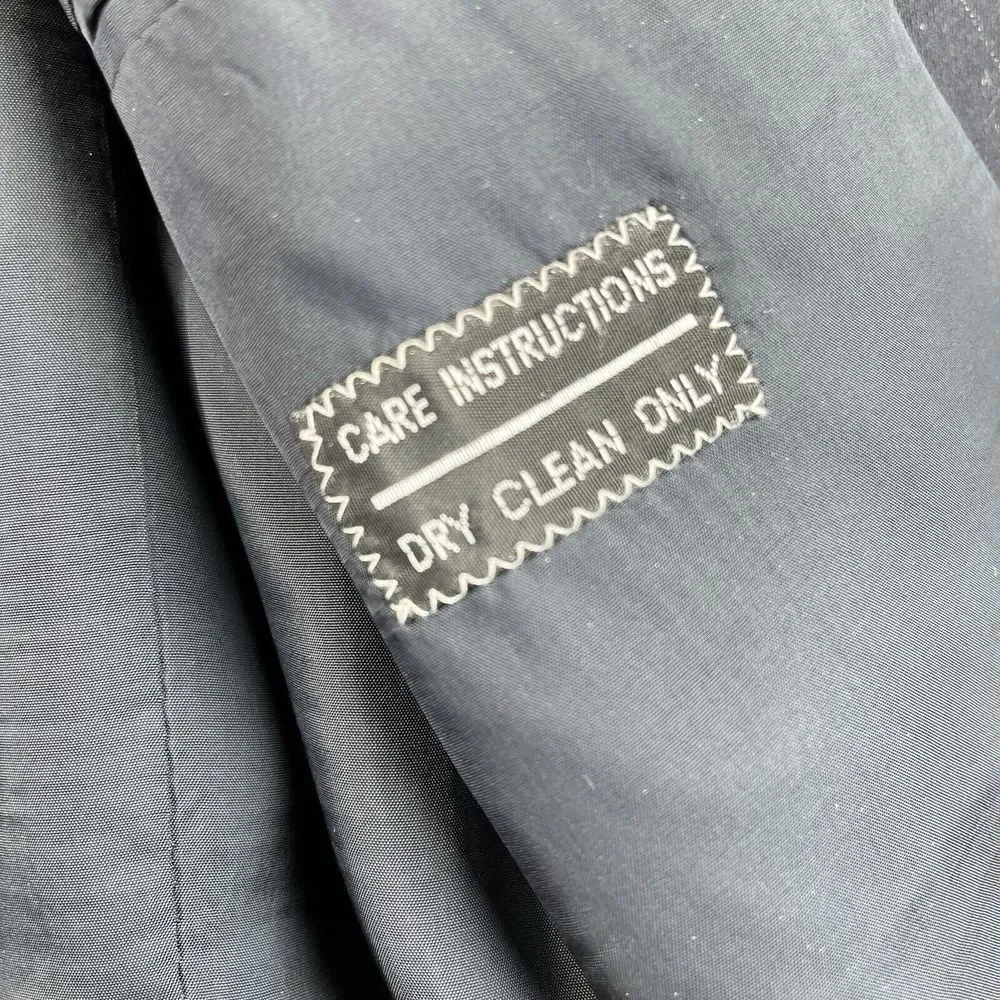 Armani Collezioni blazer men's (42R) Lana Wool navy pinstripe‎ Made In Italy